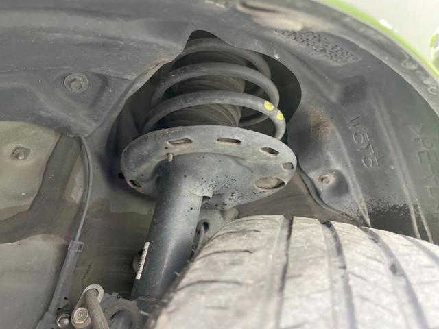 ヴォクシー ＺＳ　煌　禁煙車　両側電動スライドドア　パナソニック製ＳＤナビ　後席モニター　バックカメラ　ＥＴＣ　ドラレコ　ＬＥＤヘッドライト　純正１６インチアルミホイール　スマートキー　デュアルエアコン　革巻きステアリング（20枚目）