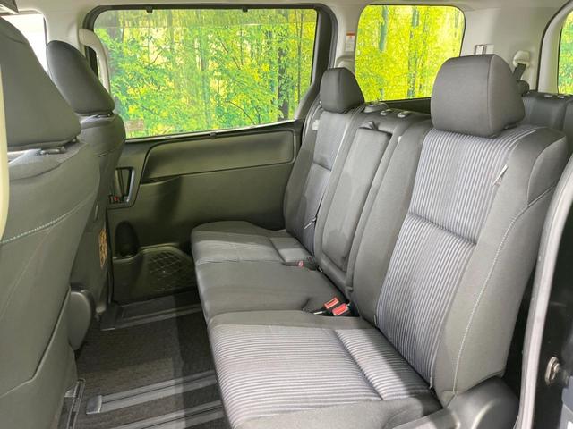 ヴォクシー ＺＳ　煌　禁煙車　両側電動スライドドア　パナソニック製ＳＤナビ　後席モニター　バックカメラ　ＥＴＣ　ドラレコ　ＬＥＤヘッドライト　純正１６インチアルミホイール　スマートキー　デュアルエアコン　革巻きステアリング（40枚目）