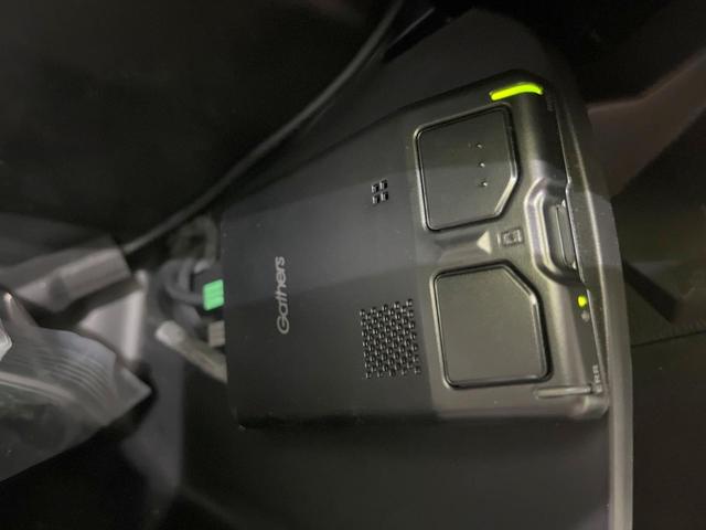 オデッセイハイブリッド ｅ：ＨＥＶアブソルート・ＥＸ　禁煙車　純正１０型ナビ　全周囲カメラ　黒革シート　両側電動スライドドア　ホンダセンシング　アダプティブクルーズ　ＥＴＣ２．０　ドラレコ　シートヒーター　電動リアゲート　ＬＥＤヘッドライト　１００Ｖ電源（52枚目）