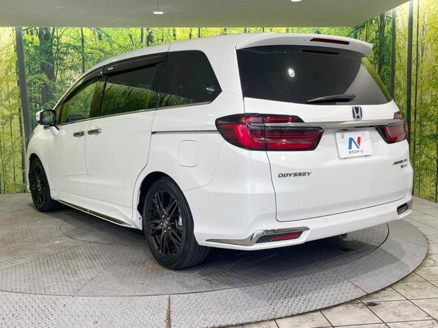 オデッセイハイブリッド ｅ：ＨＥＶアブソルート・ＥＸ　禁煙車　純正１０型ナビ　全周囲カメラ　黒革シート　両側電動スライドドア　ホンダセンシング　アダプティブクルーズ　ＥＴＣ２．０　ドラレコ　シートヒーター　電動リアゲート　ＬＥＤヘッドライト　１００Ｖ電源（64枚目）