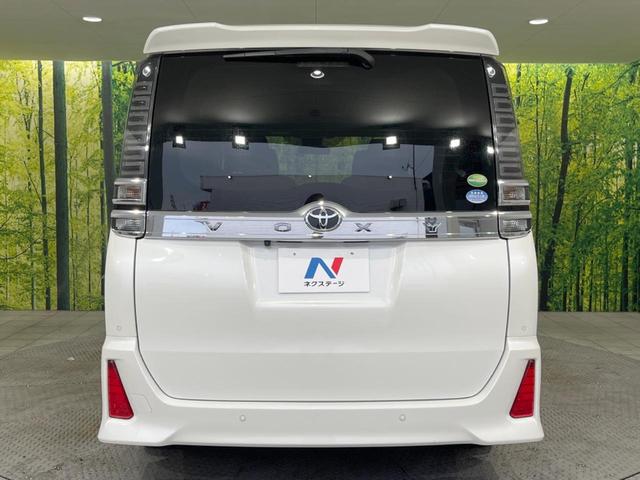ヴォクシー ＺＳ　煌ＩＩ　禁煙車　純正９型ナビ　後席モニター　両側電動スライドドア　セーフティセンス　バックカメラ　ＥＴＣ　Ｂｌｕｅｔｏｏｔｈ　フルセグ　ＬＥＤヘッド／フロントフォグ　リアオートエアコン　クルーズコントロール（16枚目）
