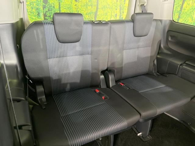 ヴォクシー ＺＳ　煌　純正ＳＤナビ　両側電動スライドドア　禁煙車　ＬＥＤヘッドランプ　アイドリングストップ　１６インチアルミ　スマートキー　デュアルオートエアコン　革巻ステアリングホイール　エアロバンパー（11枚目）