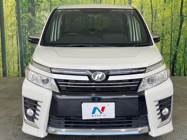 ヴォクシー ＺＳ　煌　純正ＳＤナビ　両側電動スライドドア　禁煙車　ＬＥＤヘッドランプ　アイドリングストップ　１６インチアルミ　スマートキー　デュアルオートエアコン　革巻ステアリングホイール　エアロバンパー（15枚目）