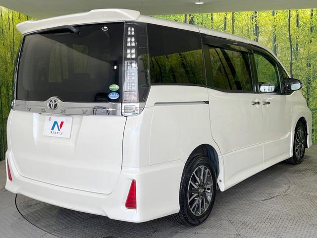 ヴォクシー ＺＳ　煌　純正ＳＤナビ　両側電動スライドドア　禁煙車　ＬＥＤヘッドランプ　アイドリングストップ　１６インチアルミ　スマートキー　デュアルオートエアコン　革巻ステアリングホイール　エアロバンパー（49枚目）