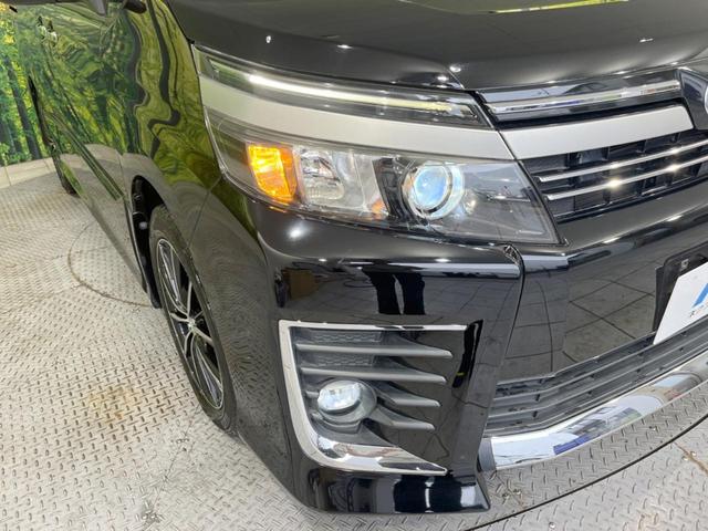ヴォクシー ＺＳ　煌ＩＩ　純正１０型ナビ　両側電動スライドドア　禁煙車　セーフティセンス　ウッドコンビハンドル　ＬＥＤヘッドランプ　ＬＥＤフォグランプ　１７インチアルミ　スマートキー　プッシュスタート　オートライト（13枚目）