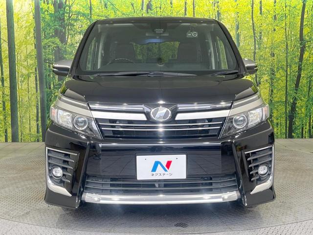 ヴォクシー ＺＳ　煌ＩＩ　純正１０型ナビ　両側電動スライドドア　禁煙車　セーフティセンス　ウッドコンビハンドル　ＬＥＤヘッドランプ　ＬＥＤフォグランプ　１７インチアルミ　スマートキー　プッシュスタート　オートライト（15枚目）