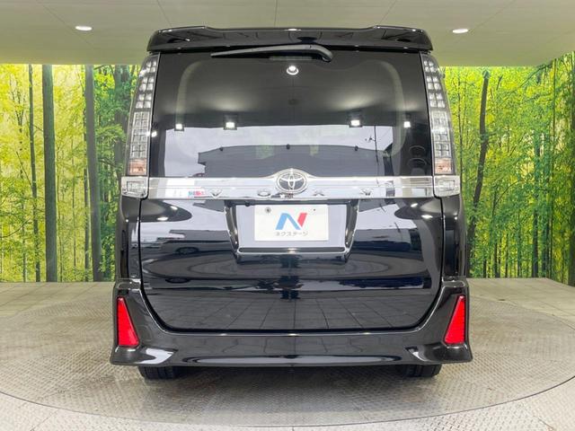 ヴォクシー ＺＳ　煌ＩＩ　純正１０型ナビ　両側電動スライドドア　禁煙車　セーフティセンス　ウッドコンビハンドル　ＬＥＤヘッドランプ　ＬＥＤフォグランプ　１７インチアルミ　スマートキー　プッシュスタート　オートライト（16枚目）