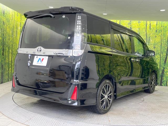 ヴォクシー ＺＳ　煌ＩＩ　純正１０型ナビ　両側電動スライドドア　禁煙車　セーフティセンス　ウッドコンビハンドル　ＬＥＤヘッドランプ　ＬＥＤフォグランプ　１７インチアルミ　スマートキー　プッシュスタート　オートライト（54枚目）