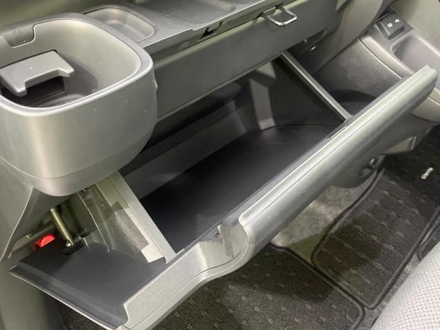 シエンタ Ｘ　禁煙車　８型ディスプレイオーディオ　全周囲カメラ　電動スライドドア　セーフティセンス　ブラインドスポットモニター　レーダークルーズ　ＬＥＤヘッドランプ　オートライト　キーレス　充電用ＵＳＢ端子（41枚目）