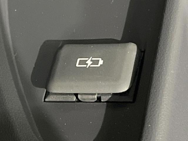 アルファードハイブリッド Ｚ　禁煙車　１４型ＤＡ　左右独立ムーンルーフ　１３型フリップダウンモニター　デジタルインナーミラー　全周囲カメラ　合皮シート　パワーシート　シートベンチレーション　パワーバックドア　３眼ＬＥＤヘッド（39枚目）