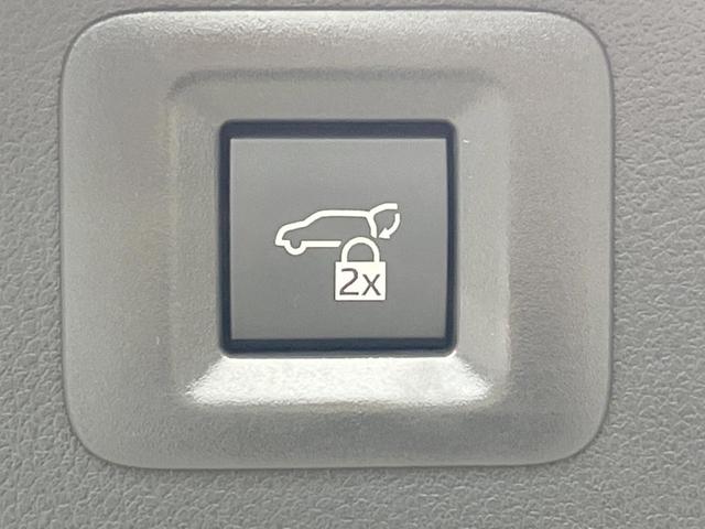 アルファードハイブリッド Ｚ　禁煙車　１４型ＤＡ　左右独立ムーンルーフ　１３型フリップダウンモニター　デジタルインナーミラー　全周囲カメラ　合皮シート　パワーシート　シートベンチレーション　パワーバックドア　３眼ＬＥＤヘッド（40枚目）