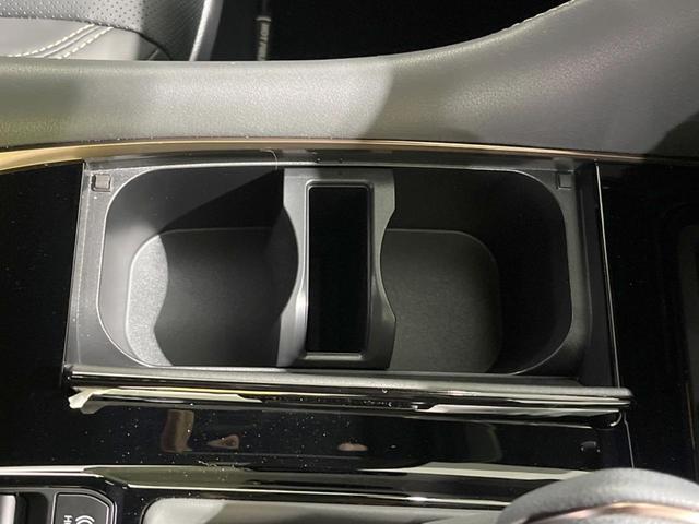 アルファードハイブリッド Ｚ　禁煙車　１４型ＤＡ　左右独立ムーンルーフ　１３型フリップダウンモニター　デジタルインナーミラー　全周囲カメラ　合皮シート　パワーシート　シートベンチレーション　パワーバックドア　３眼ＬＥＤヘッド（45枚目）