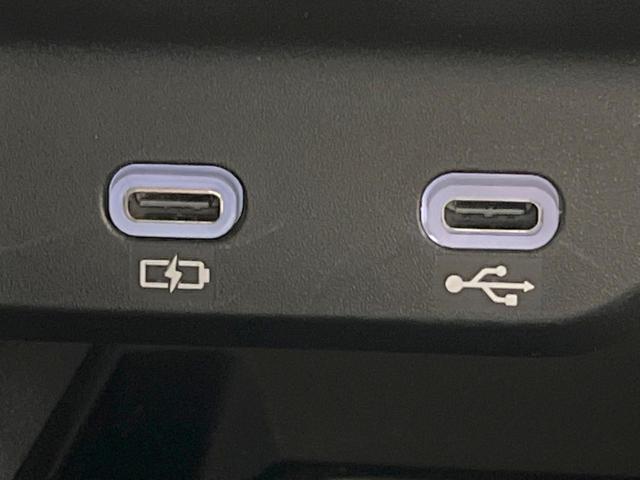 アルファードハイブリッド Ｚ　禁煙車　１４型ＤＡ　左右独立ムーンルーフ　１３型フリップダウンモニター　デジタルインナーミラー　全周囲カメラ　合皮シート　パワーシート　シートベンチレーション　パワーバックドア　３眼ＬＥＤヘッド（57枚目）