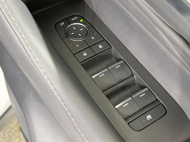 アルファードハイブリッド Ｚ　禁煙車　１４型ＤＡ　左右独立ムーンルーフ　１３型フリップダウンモニター　デジタルインナーミラー　全周囲カメラ　合皮シート　パワーシート　シートベンチレーション　パワーバックドア　３眼ＬＥＤヘッド（60枚目）