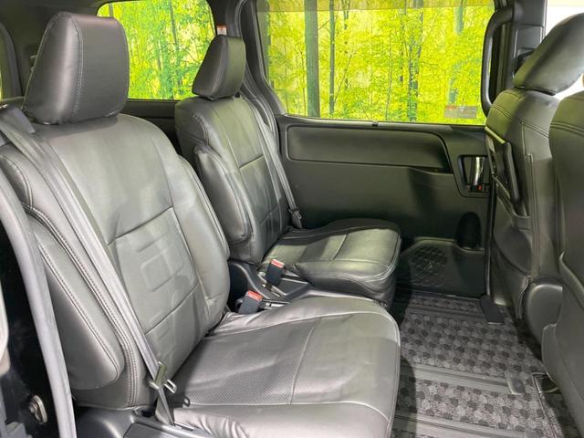 ヴォクシー ＺＳ　煌　禁煙車　メモリーナビ　フリップダウンモニター　両側電動スライドドア　柿本マフラー　革調シートカバー　ＬＥＤヘッドランプ　ＬＥＤフォグランプ　セーフティセンス　ダブルエアコン　スマートキー　オートライト（9枚目）