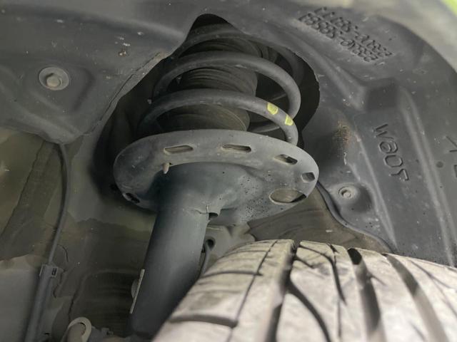 ヴォクシー ＺＳ　煌　禁煙車　メモリーナビ　フリップダウンモニター　両側電動スライドドア　柿本マフラー　革調シートカバー　ＬＥＤヘッドランプ　ＬＥＤフォグランプ　セーフティセンス　ダブルエアコン　スマートキー　オートライト（20枚目）