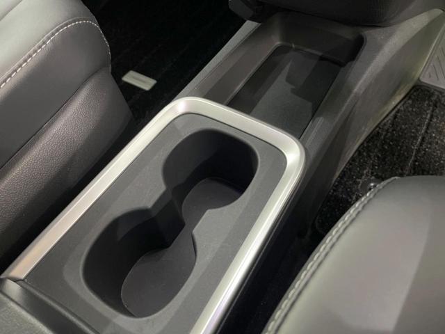 ノア ハイブリッドＳ－Ｚ　禁煙車　純正１０．５型ナビ付ＤＡ　快適利便パッケージ　ユニバーサルステップ　ＢＳＭ　両側電動スライドドア　セーフティセンス　レーダークルーズ　ＥＴＣ２．０　ドラレコ　ハーフレザーシート　電動リアゲート（49枚目）