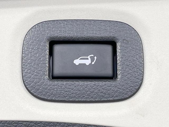 エクストレイル ２０Ｘ　サンルーフ　ルーフレール　純正ＳＤナビ　禁煙車　防水シート　純正１８インチアルミ　ＬＥＤヘッドランプ　フォグランプ　革巻ステアリング　スマートキー　パワーバックドア　左右独立温度調整オートエアコン（7枚目）