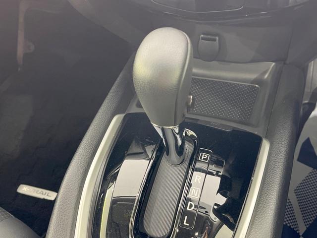 エクストレイル ２０Ｘ　サンルーフ　ルーフレール　純正ＳＤナビ　禁煙車　防水シート　純正１８インチアルミ　ＬＥＤヘッドランプ　フォグランプ　革巻ステアリング　スマートキー　パワーバックドア　左右独立温度調整オートエアコン（25枚目）