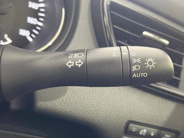エクストレイル ２０Ｘ　サンルーフ　ルーフレール　純正ＳＤナビ　禁煙車　防水シート　純正１８インチアルミ　ＬＥＤヘッドランプ　フォグランプ　革巻ステアリング　スマートキー　パワーバックドア　左右独立温度調整オートエアコン（29枚目）