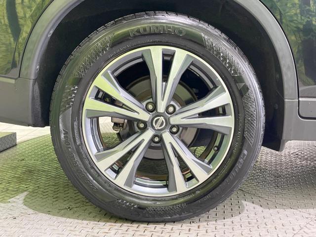 エクストレイル ２０Ｘ　サンルーフ　ルーフレール　純正ＳＤナビ　禁煙車　防水シート　純正１８インチアルミ　ＬＥＤヘッドランプ　フォグランプ　革巻ステアリング　スマートキー　パワーバックドア　左右独立温度調整オートエアコン（53枚目）