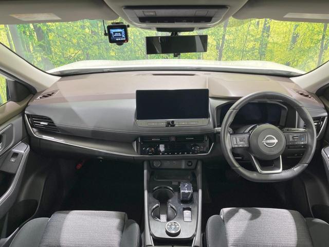 エクストレイル Ｘ　ｅ－４ＯＲＣＥ　１２．３型メーカーナビ　全周囲カメラ　プロパイロット　３６０度セーフティアシスト　レーダークルーズ　パワーバックドア　ＢＳＭ　デジタルインナーミラー　禁煙車　パワーシート　ドラレコ　コーナーセンサー（2枚目）