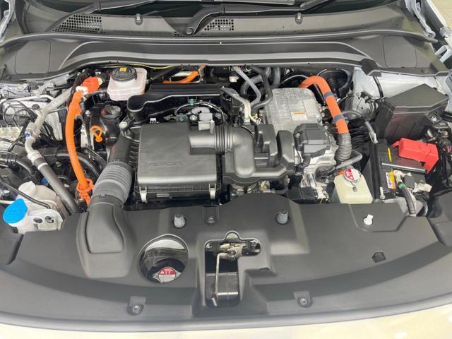 ヴェゼル ｅ：ＨＥＶ　Ｚ・ＰＬａＹパッケージ　パノラマルーフ　プレミアムオーディオ　全周囲カメラ　９型ホンダコネクトディスプレイ　禁煙車　ワイヤレス充電　ＥＴＣ２．０　ツートーンルーフ　１８インチアルミ　ハンズフリーパワーバックドア　コンビシート（18枚目）