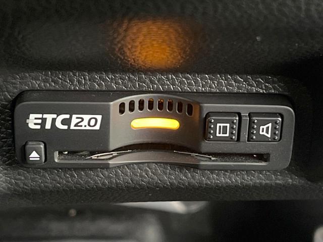 ヴェゼル ｅ：ＨＥＶ　Ｚ・ＰＬａＹパッケージ　パノラマルーフ　プレミアムオーディオ　全周囲カメラ　９型ホンダコネクトディスプレイ　禁煙車　ワイヤレス充電　ＥＴＣ２．０　ツートーンルーフ　１８インチアルミ　ハンズフリーパワーバックドア　コンビシート（26枚目）