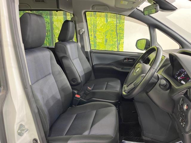 ヴォクシー ＺＳ　煌ＩＩ　禁煙車　８型ナビ　１２．８型後席モニター　両側電動スライドドア　セーフティセンス　ＬＥＤヘッドランプ　ＬＥＤフォグランプ　純正１６インチアルミ　オートライト　リアオートエアコン　バックカメラ（8枚目）