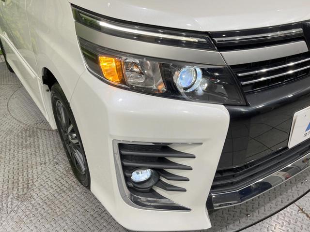 ヴォクシー ＺＳ　煌ＩＩ　禁煙車　８型ナビ　１２．８型後席モニター　両側電動スライドドア　セーフティセンス　ＬＥＤヘッドランプ　ＬＥＤフォグランプ　純正１６インチアルミ　オートライト　リアオートエアコン　バックカメラ（13枚目）