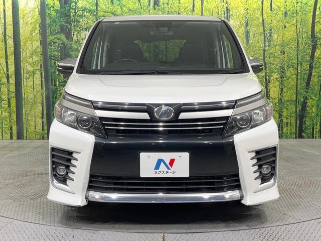 ヴォクシー ＺＳ　煌ＩＩ　禁煙車　８型ナビ　１２．８型後席モニター　両側電動スライドドア　セーフティセンス　ＬＥＤヘッドランプ　ＬＥＤフォグランプ　純正１６インチアルミ　オートライト　リアオートエアコン　バックカメラ（15枚目）