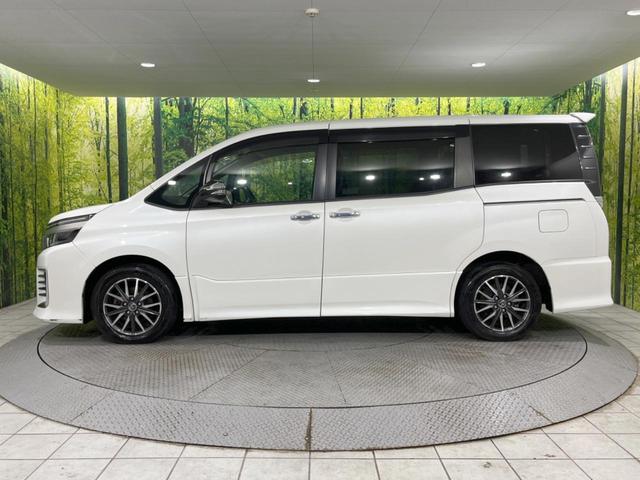 ヴォクシー ＺＳ　煌ＩＩ　禁煙車　８型ナビ　１２．８型後席モニター　両側電動スライドドア　セーフティセンス　ＬＥＤヘッドランプ　ＬＥＤフォグランプ　純正１６インチアルミ　オートライト　リアオートエアコン　バックカメラ（47枚目）