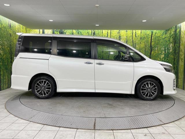 ヴォクシー ＺＳ　煌ＩＩ　禁煙車　８型ナビ　１２．８型後席モニター　両側電動スライドドア　セーフティセンス　ＬＥＤヘッドランプ　ＬＥＤフォグランプ　純正１６インチアルミ　オートライト　リアオートエアコン　バックカメラ（48枚目）