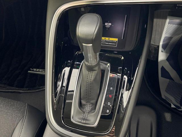 ヴェゼル ｅ：ＨＥＶ　Ｚ　純正エアロ　９型メーカーナビ　バックカメラ　ホンダセンシング　レーダークルーズ　ＢＳＭ　禁煙車　電動リアゲート　ハーフレザーシート　シートヒーター　ドラレコ　コーナーセンサー　ＬＥＤヘッド／フォグ（24枚目）