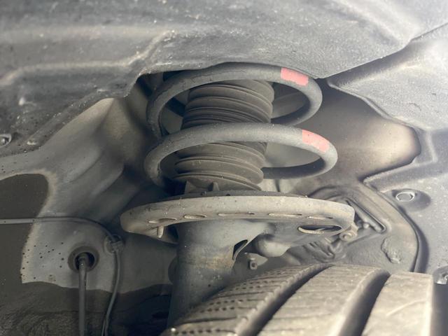 ハリアー プレミアム 純正9型SDナビ バックカメラ プリクラッシュセーフティ レーダークルーズ 禁煙車 電動リアゲート アイボリーハーフレザーシート パワーシート コーナーセンサー LEDヘッド/フォグ 18インチAW(20枚目)