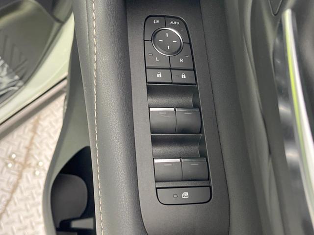 アルファード Ｚ　ムーンルーフ　後席モニター　１４型ナビ付ＤＡ　全周囲カメラ　ユニバーサルステップ　デジタルインナーミラー　前席中列シートベンチレーション　両側電動スライドドア　セーフティセンス　電動オットマン　禁煙車（27枚目）