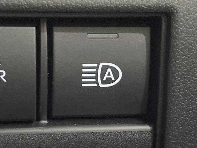 アルファード Ｚ　ムーンルーフ　後席モニター　１４型ナビ付ＤＡ　全周囲カメラ　ユニバーサルステップ　デジタルインナーミラー　前席中列シートベンチレーション　両側電動スライドドア　セーフティセンス　電動オットマン　禁煙車（40枚目）