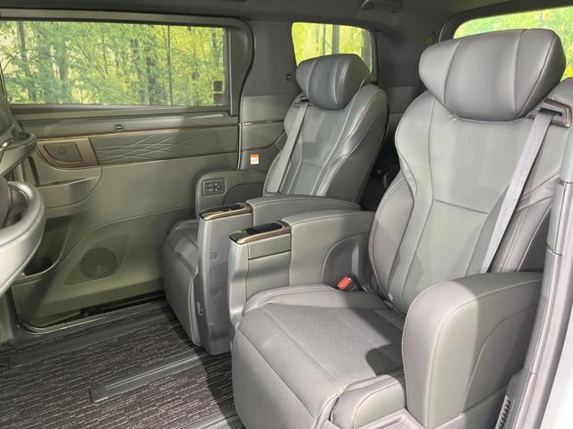 アルファード Ｚ　ムーンルーフ　後席モニター　１４型ナビ付ＤＡ　全周囲カメラ　ユニバーサルステップ　デジタルインナーミラー　前席中列シートベンチレーション　両側電動スライドドア　セーフティセンス　電動オットマン　禁煙車（63枚目）