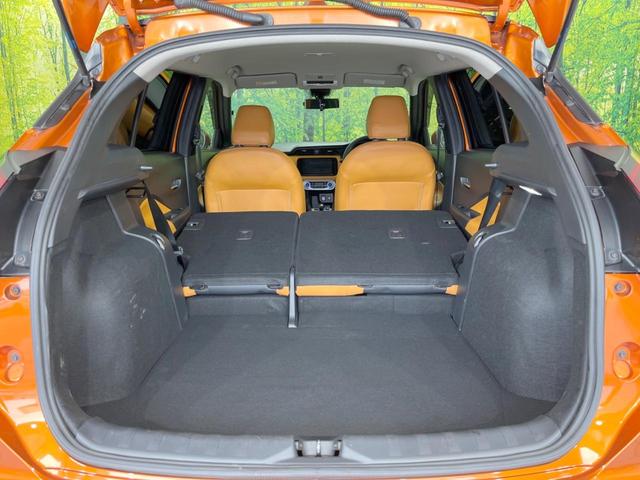 キックス Ｘ　ツートーンインテリアエディション　純正フルエアロ　純正９型ＳＤナビ　全周囲カメラ　エマージェンシーブレーキ　プロパイロット　デジタルインナーミラー　禁煙車　コーナーセンサー　シートヒーター　ＬＥＤヘッド／フォグ　２トーン合皮シート（10枚目）