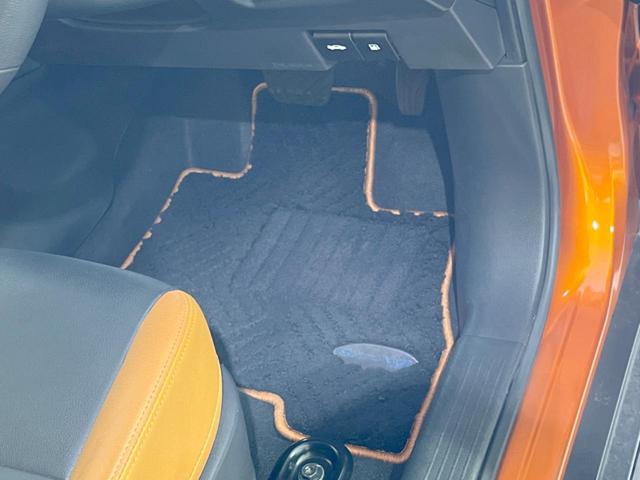 キックス Ｘ　ツートーンインテリアエディション　純正フルエアロ　純正９型ＳＤナビ　全周囲カメラ　エマージェンシーブレーキ　プロパイロット　デジタルインナーミラー　禁煙車　コーナーセンサー　シートヒーター　ＬＥＤヘッド／フォグ　２トーン合皮シート（23枚目）