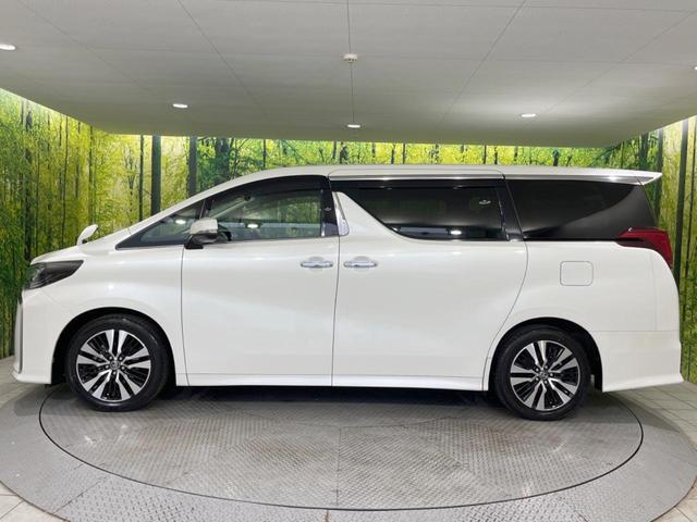 アルファード ２．５Ｓ　Ｃパッケージ　後席モニター　１１型ＢＩＧ－Ｘナビ　バックカメラ　シーケンシャルターンランプ　セーフティセンス　レーダークルーズ　禁煙車　パワーバックドア　シートベンチレーション　助手席／中列電動オットマン　ＥＴＣ（69枚目）