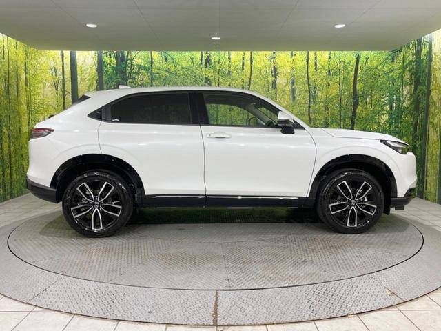 ヴェゼル ｅ：ＨＥＶ　Ｚ　登録済未使用車　９型メーカーナビ　全周囲カメラ　ホンダセンシング　ＢＳＭ　レーダークルーズ　電動リアゲート　ハーフレザーシート　コーナーセンサー　スマートキー　ＬＥＤヘッド　ＥＴＣ２．０（57枚目）