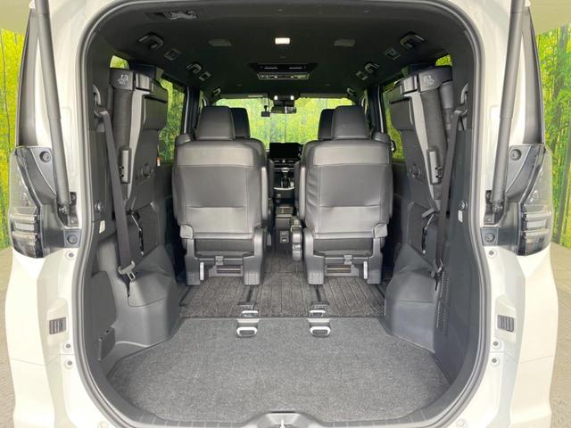 ヴォクシー ハイブリッドＳ－Ｚ　後席モニター　快適利便パッケージｈｉｇｈ　純正１０．５型ＤＡプラス　バックカメラ　ＢＳＭ　両側電動スライドドア　セーフティセンス　レーダークルーズ　電動リアゲート　禁煙車　前席中列シートヒーター（11枚目）