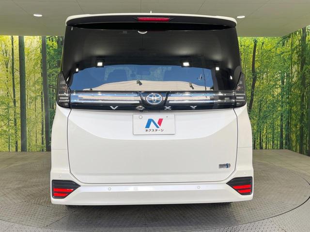 ヴォクシー ハイブリッドＳ－Ｚ　後席モニター　快適利便パッケージｈｉｇｈ　純正１０．５型ＤＡプラス　バックカメラ　ＢＳＭ　両側電動スライドドア　セーフティセンス　レーダークルーズ　電動リアゲート　禁煙車　前席中列シートヒーター（16枚目）