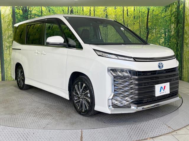 ヴォクシー ハイブリッドＳ－Ｚ　後席モニター　快適利便パッケージｈｉｇｈ　純正１０．５型ＤＡプラス　バックカメラ　ＢＳＭ　両側電動スライドドア　セーフティセンス　レーダークルーズ　電動リアゲート　禁煙車　前席中列シートヒーター（17枚目）