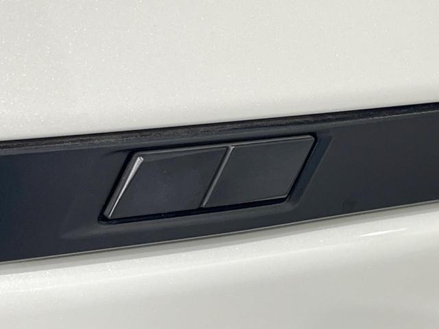 ヴォクシー ハイブリッドＳ－Ｚ　後席モニター　快適利便パッケージｈｉｇｈ　純正１０．５型ＤＡプラス　バックカメラ　ＢＳＭ　両側電動スライドドア　セーフティセンス　レーダークルーズ　電動リアゲート　禁煙車　前席中列シートヒーター（57枚目）