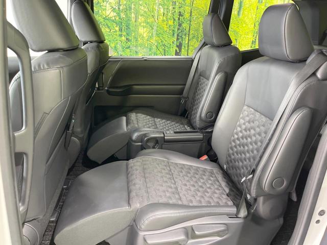 ヴォクシー ハイブリッドＳ－Ｚ　後席モニター　快適利便パッケージｈｉｇｈ　純正１０．５型ＤＡプラス　バックカメラ　ＢＳＭ　両側電動スライドドア　セーフティセンス　レーダークルーズ　電動リアゲート　禁煙車　前席中列シートヒーター（61枚目）