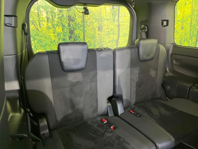 ヴォクシー ＺＳ　煌ＩＩＩ　両側電動スライドドア　純正９型ナビ　バックカメラ　セーフティセンス　禁煙車　ハーフレザーシート　ビルトインＥＴＣ　前後ドラレコ　ＬＥＤヘッド／フォグ　リアオートエアコン　クルコン　純正１６インチＡＷ（10枚目）