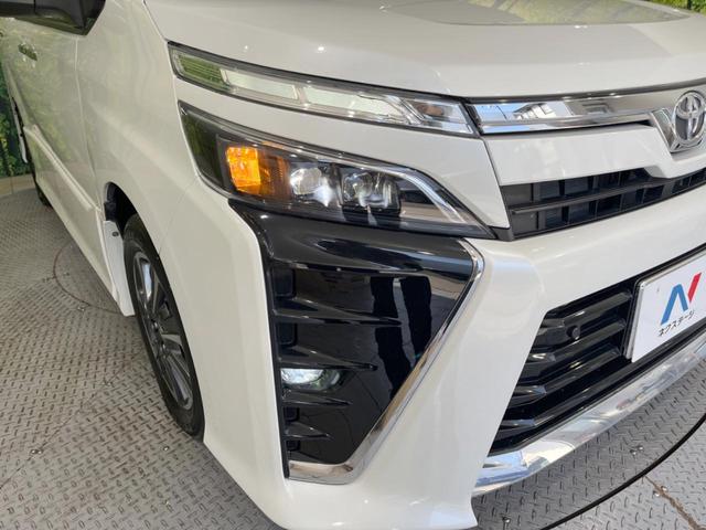 ヴォクシー ＺＳ　煌ＩＩＩ　両側電動スライドドア　純正９型ナビ　バックカメラ　セーフティセンス　禁煙車　ハーフレザーシート　ビルトインＥＴＣ　前後ドラレコ　ＬＥＤヘッド／フォグ　リアオートエアコン　クルコン　純正１６インチＡＷ（13枚目）
