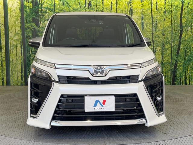 ヴォクシー ＺＳ　煌ＩＩＩ　両側電動スライドドア　純正９型ナビ　バックカメラ　セーフティセンス　禁煙車　ハーフレザーシート　ビルトインＥＴＣ　前後ドラレコ　ＬＥＤヘッド／フォグ　リアオートエアコン　クルコン　純正１６インチＡＷ（15枚目）